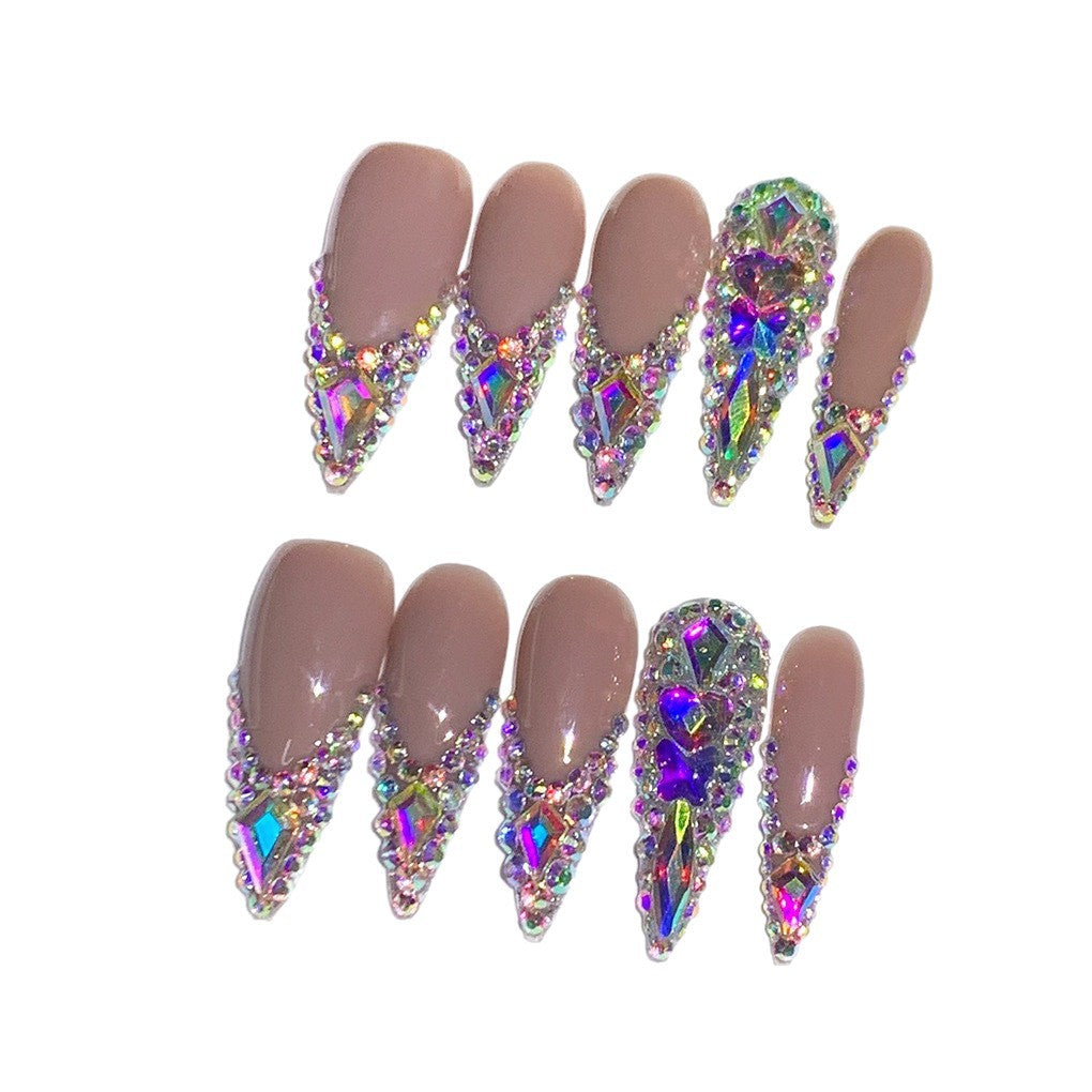 Glamouröse mit Strass verzierten Stiletto-Nagelverlängerungen Karnz