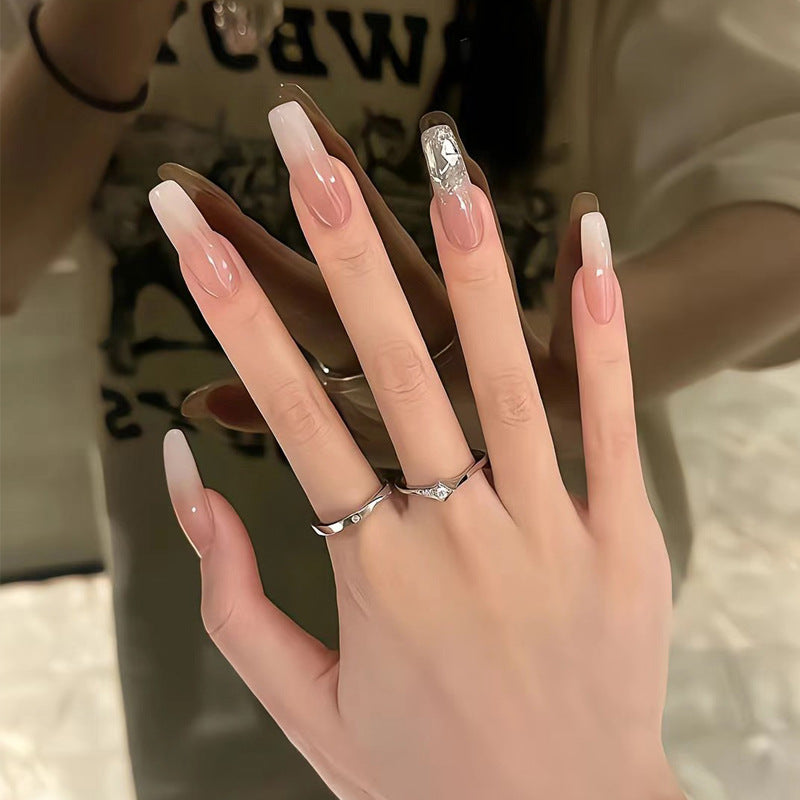 Dekoratives Press-On Nagelkunst-Set Karnz