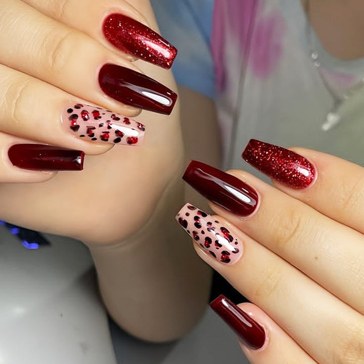 Glamouröses Press-On Nagelkunstset Karnz