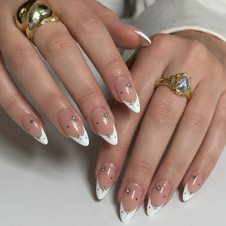 Elegante Akzent Stiletto Nagelkunst Verbesserungen Karnz