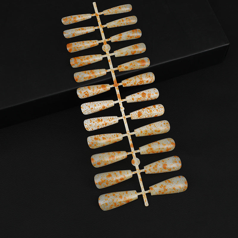 Kunstnägel mit zartem Blumenmotiv Karnz