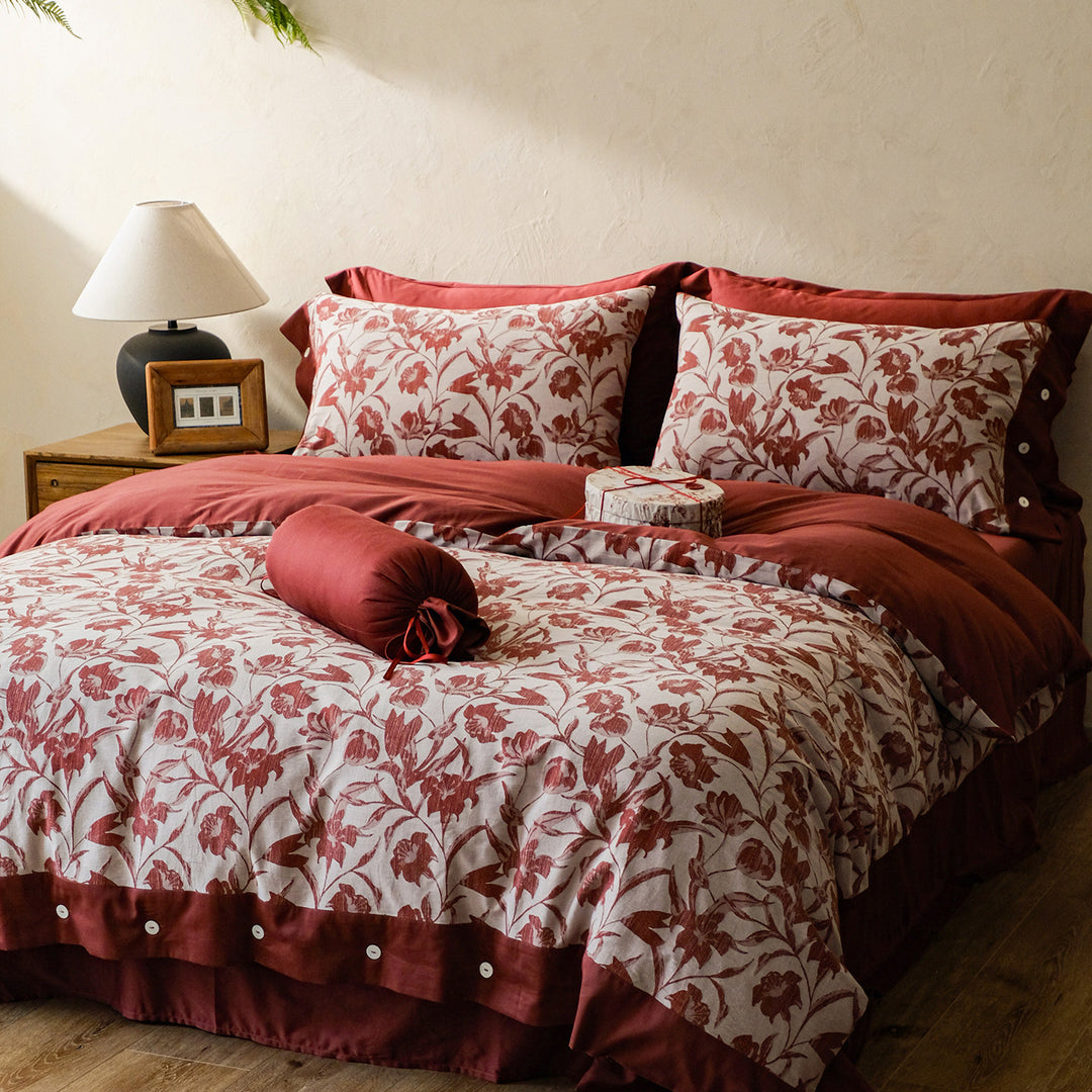 Gewebte Bettwäschegarnitur aus Baumwoll‑Leinen‑Mix mit dekorativem Blumenjacquard und feiner Kissenblende