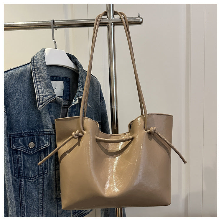 Stilvolle Ledertasche Karnz