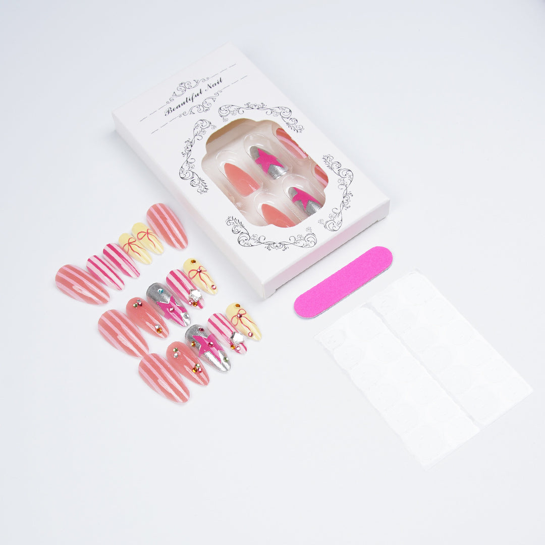 Kreatives Kunstnagelset Karnz