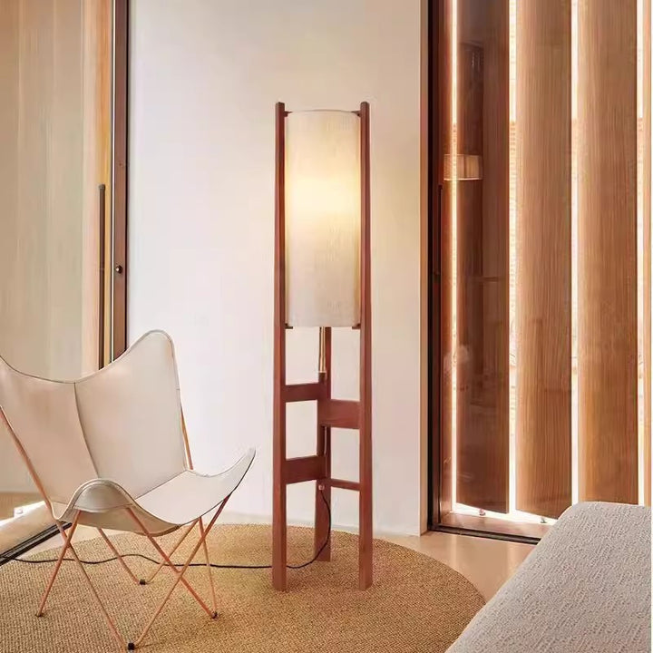 Minimalistische Holz Stehlampe
