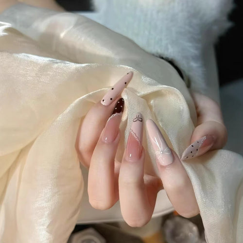 Zeitgenössische Kunst Nagelverlängerungen
