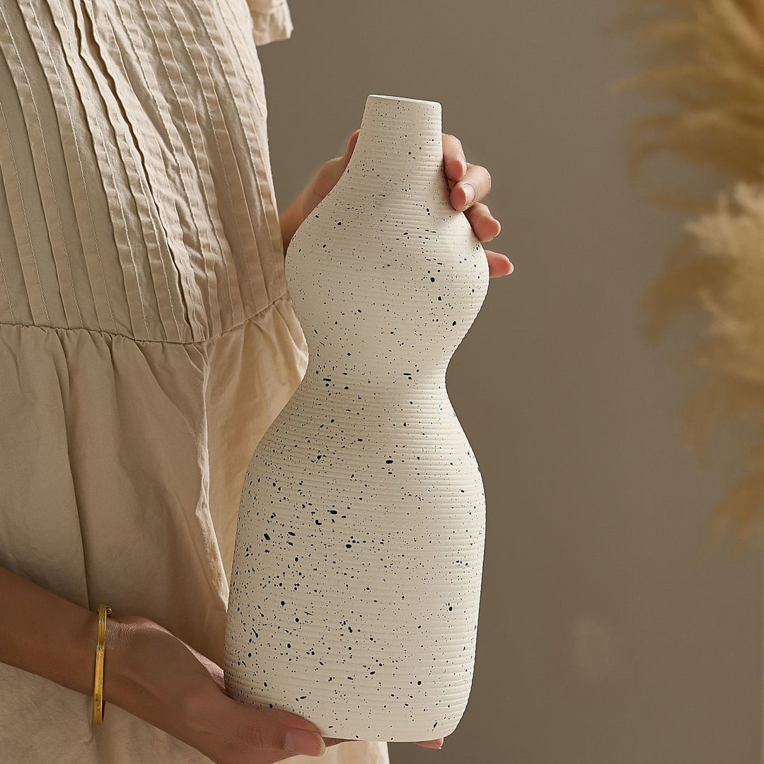Elegante und Kunstvolle Keramikvase Karnz