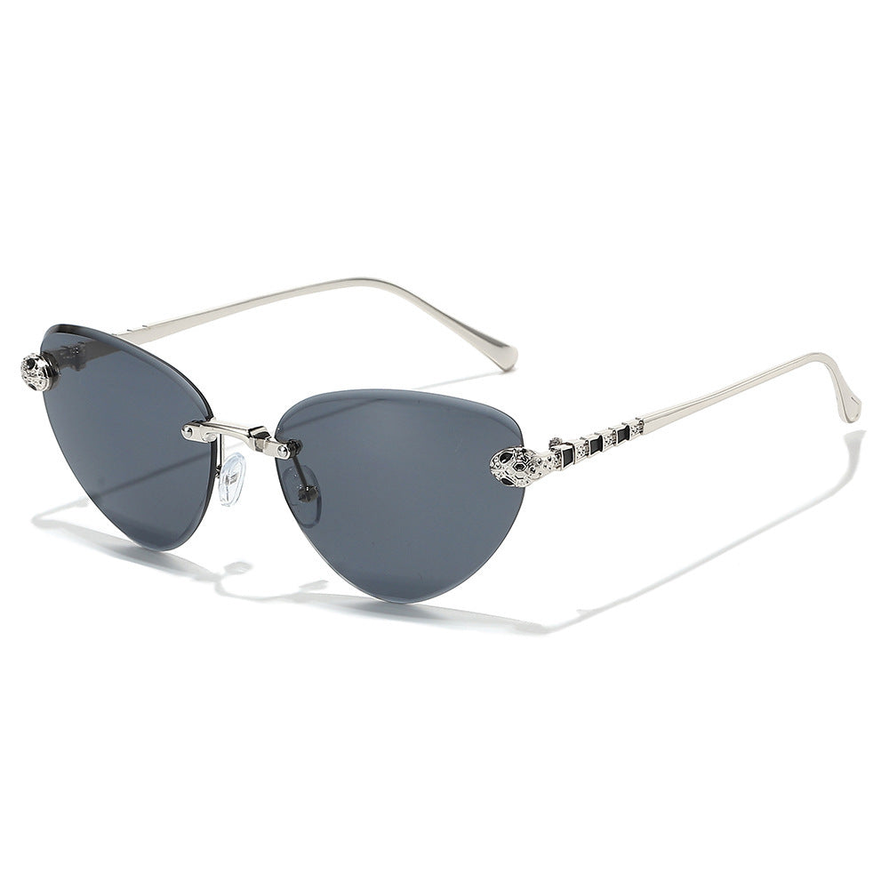 Designer Cat-Eye Sonnenbrille mit dekorativen Akzenten Karnz