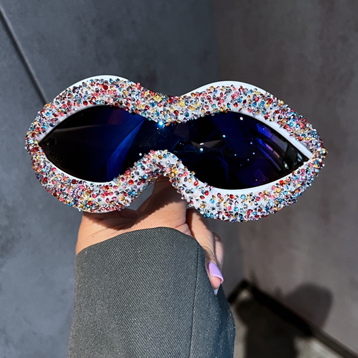 Damen statement Sonnenbrille mit funkelndem Strassbesatz Karnz