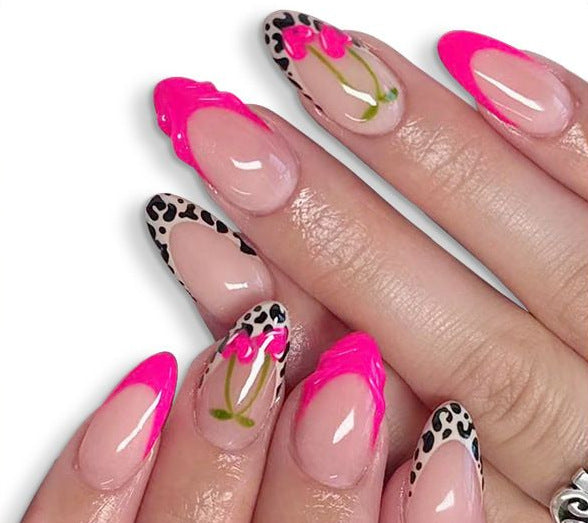 Künstlerische Blumenspitze Nagelverlängerungen Karnz