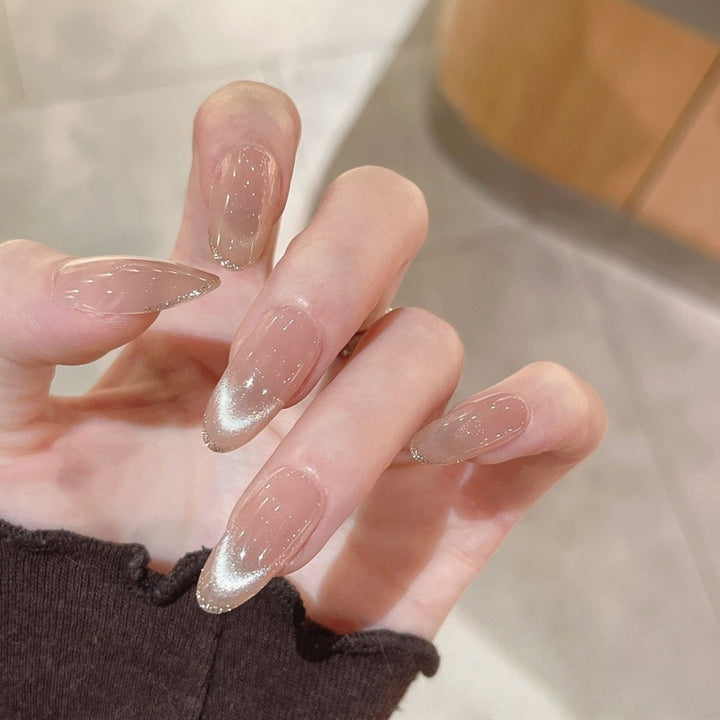 Kunstnägel mit Elegantem Glitzerfranz Karnz