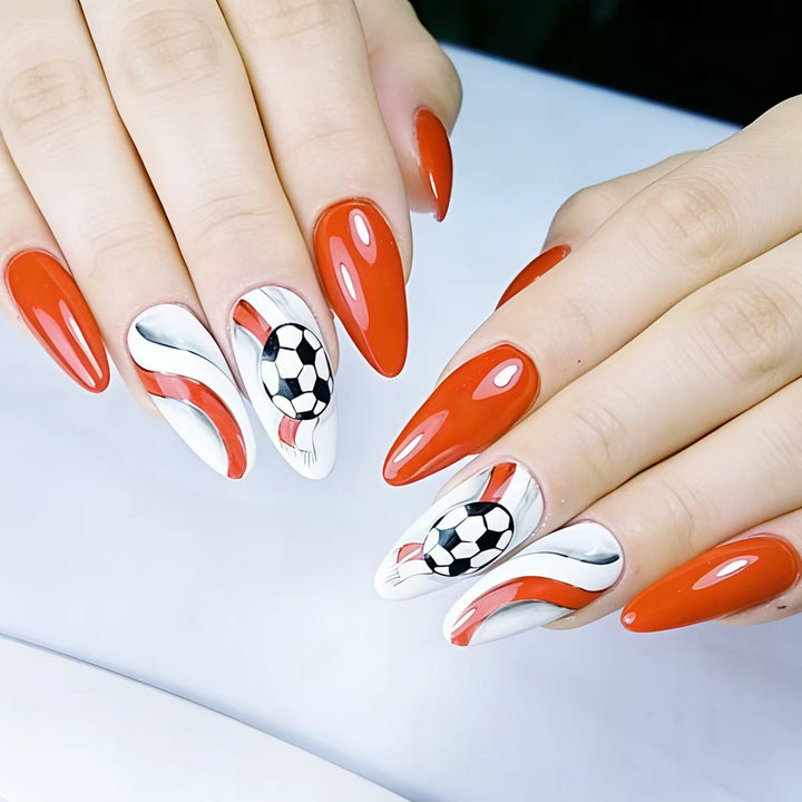 Kunstnägel Im Kreativen Fußball-Design Karnz