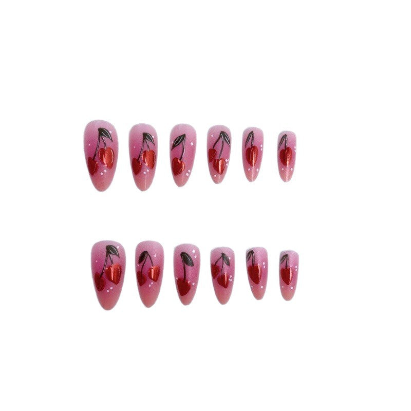 Kunstnail Art mit Kirschdesign Karnz