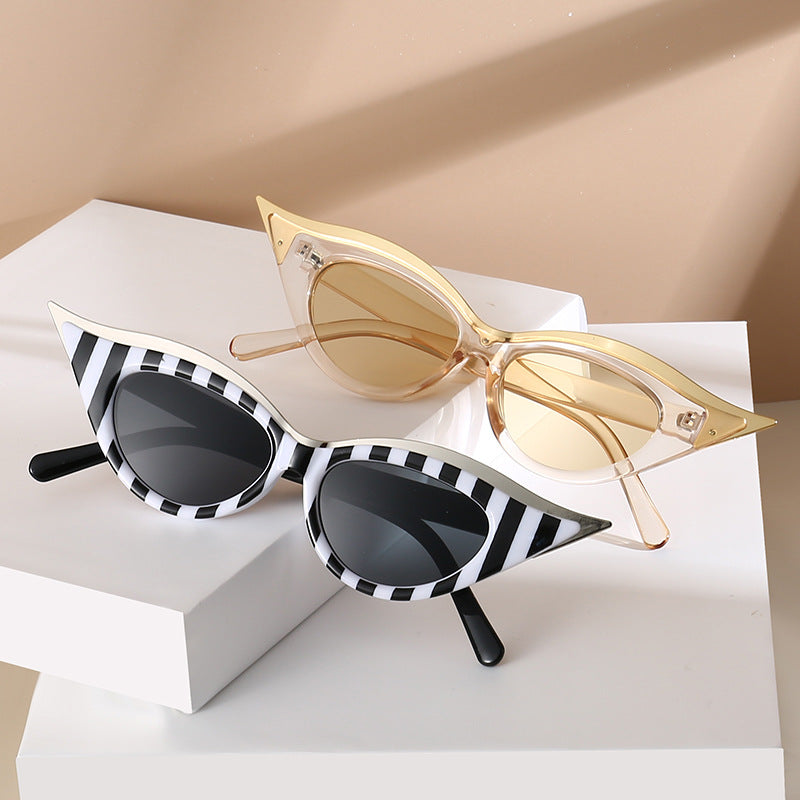 Damen Cat-Eye Sonnenbrille mit luxuriösen metallischen Akzenten Karnz