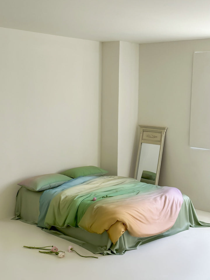 Bettwäsche-Set aus Satin mit sanftem Ombre-Farbverlauf und seidig-mattem Griff