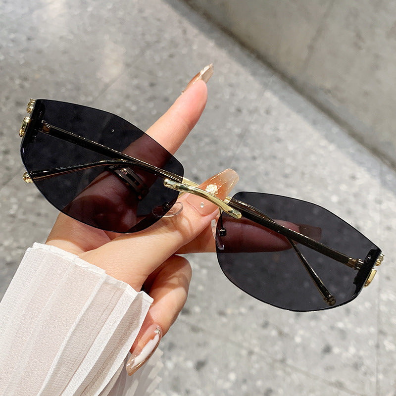 Damen modische Sonnenbrille mit innovativem Schecken-Design Karnz