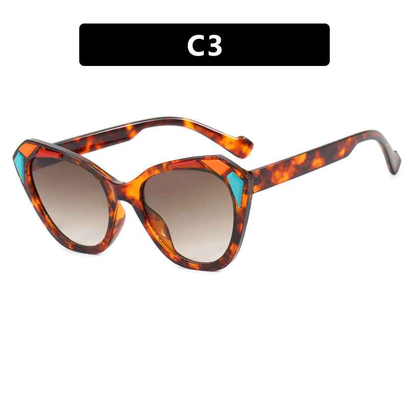Damen Katzenaugen-Sonnenbrille mit modischen Details Karnz