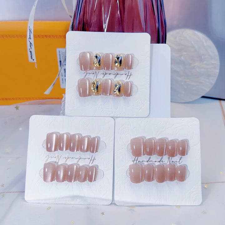 Handgefertigtes dekoratives Nagelset Karnz