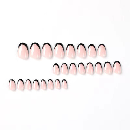 Kunstnagelset mit eleganten French-Spitzen und aufregenden Ombre-Design Karnz