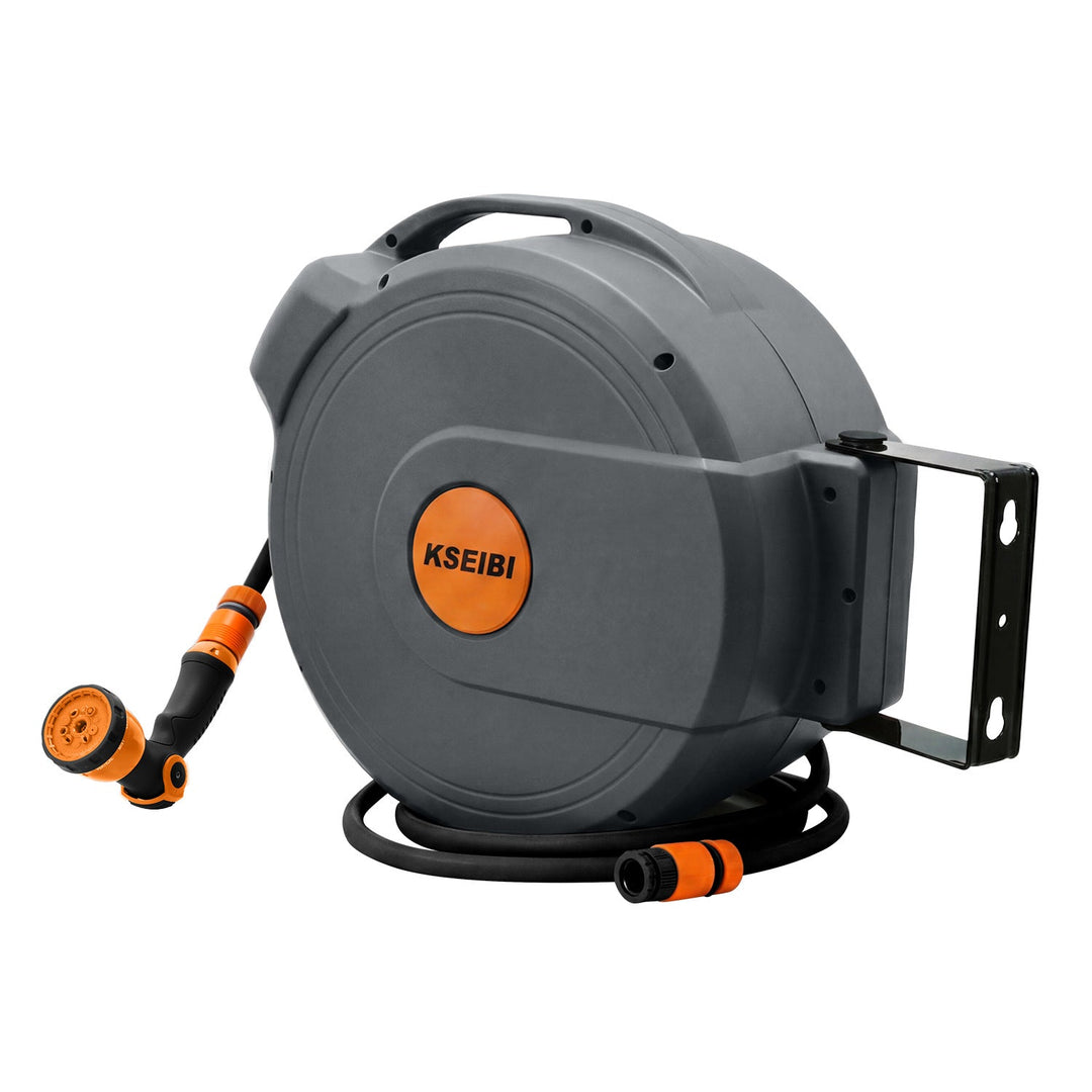 schwenkbarer wandmontierter gärten schlauchaufroller mit gummischlauch und einstellbarer mehrmuster-sprühdüse Karnz