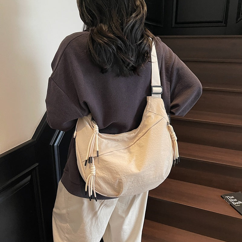 Leichte lässige Sling-Tasche Karnz
