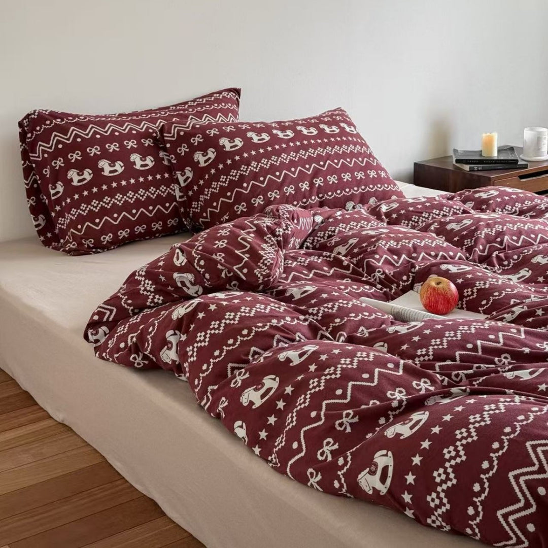 Flauschiges Baumwoll-Bettwäsche-Set mit nostalgischem Schaukelpferd-Muster