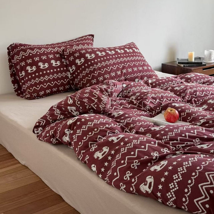 Flauschiges Baumwoll-Bettwäsche-Set mit nostalgischem Schaukelpferd-Muster