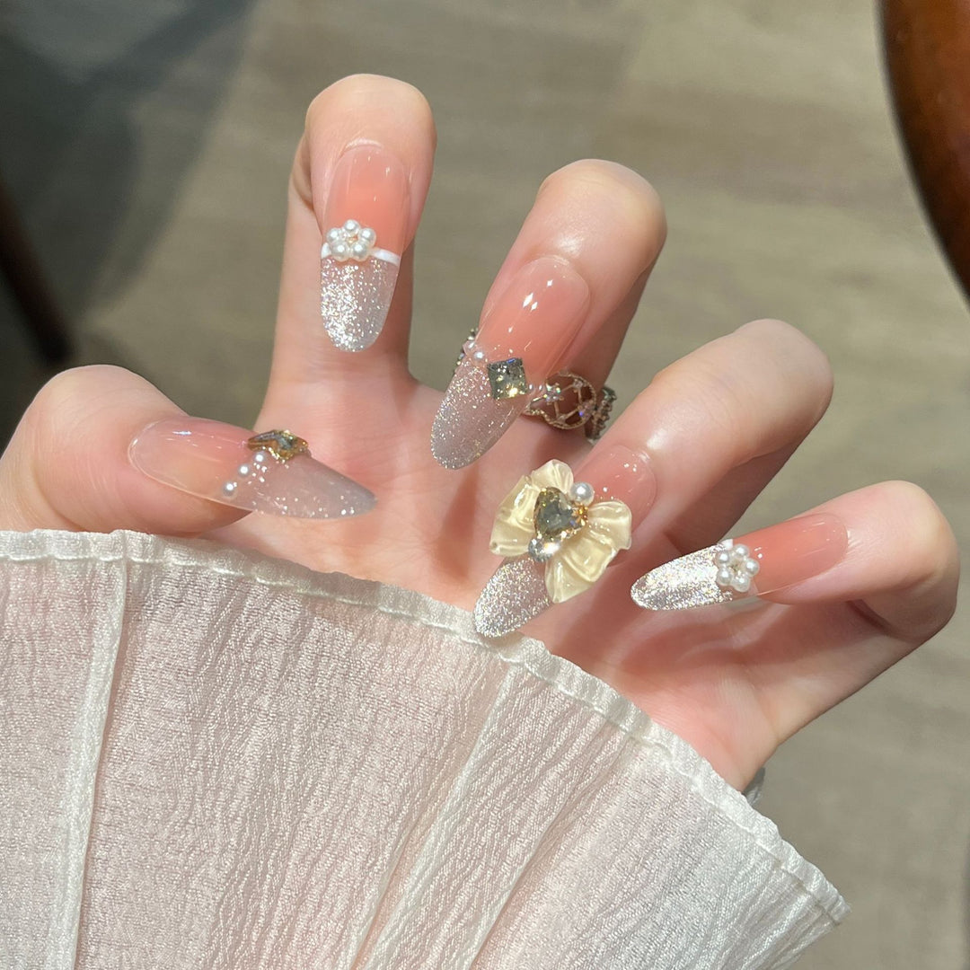 Glamouröse mit Rhinestones verzierte Nagelkunstverlängerungen Karnz