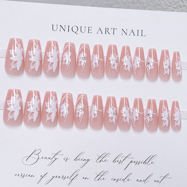 Elegante florale Press-On Nagelkunst