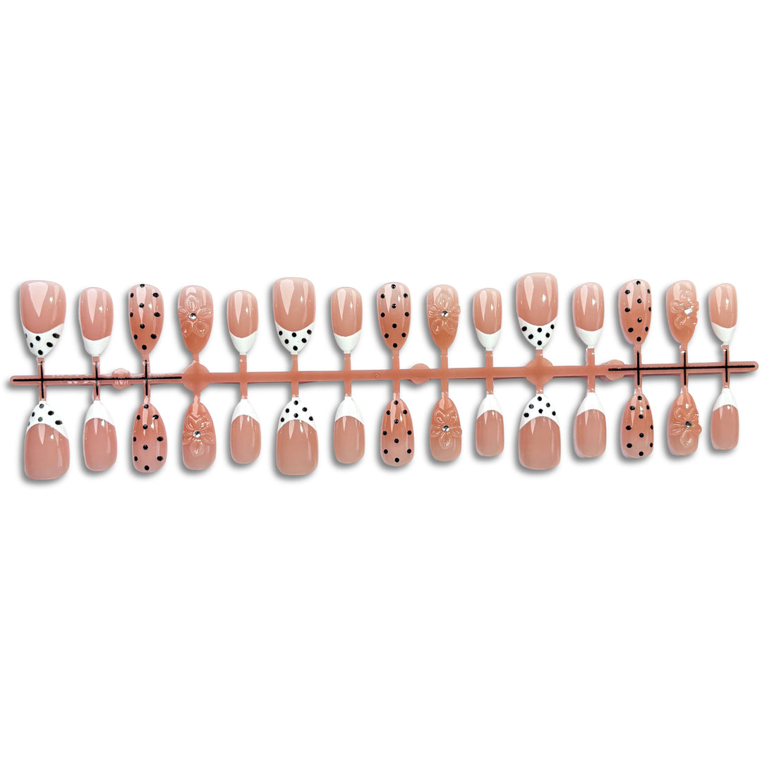 Elegante dekorative Nagelkunst-Tipps