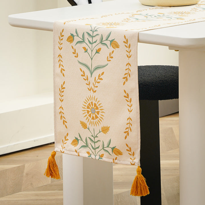Leinen-Tischläufer im Vintage-Floralprint mit dekorativen Quasten Karnz