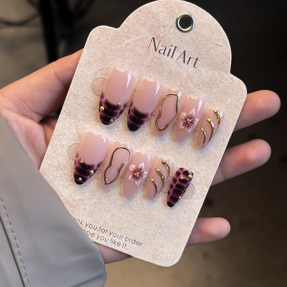 Künstlerisches Press-On-Nageldesign-Set Karnz