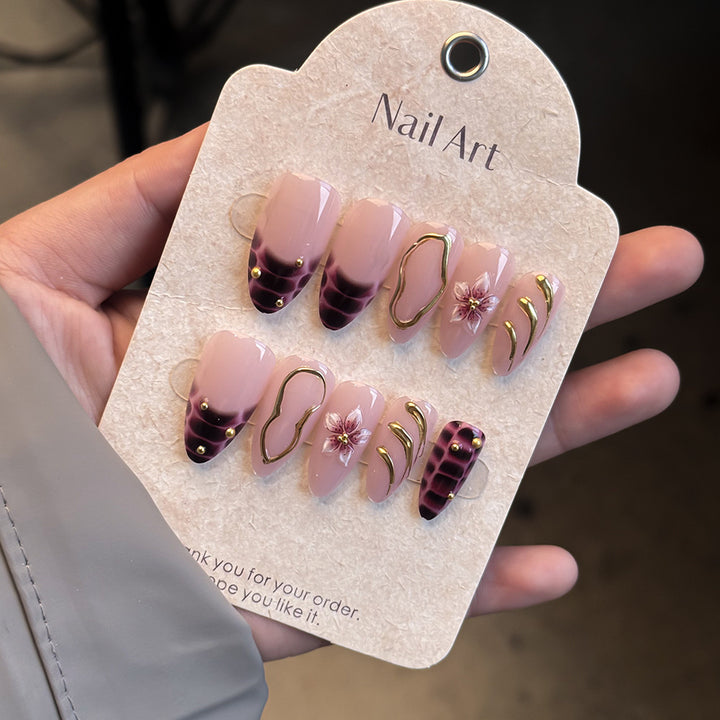 Künstlerisches Press-On-Nageldesign-Set Karnz