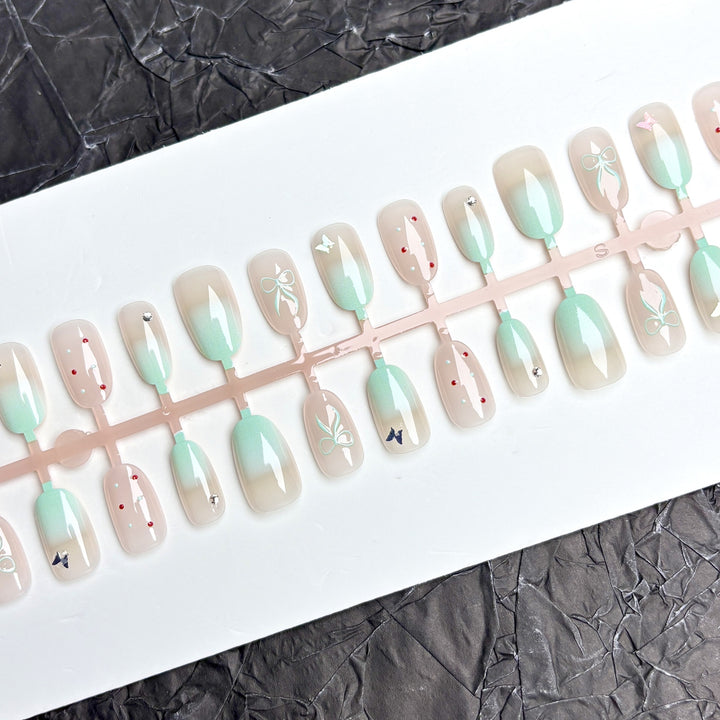 Elegantes Floral Press-On Nagelset