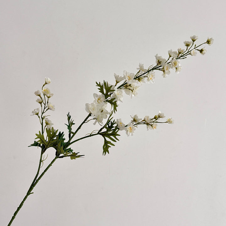Künstlicher Blütenzweig mit detailreichen roten Blüten Karnz