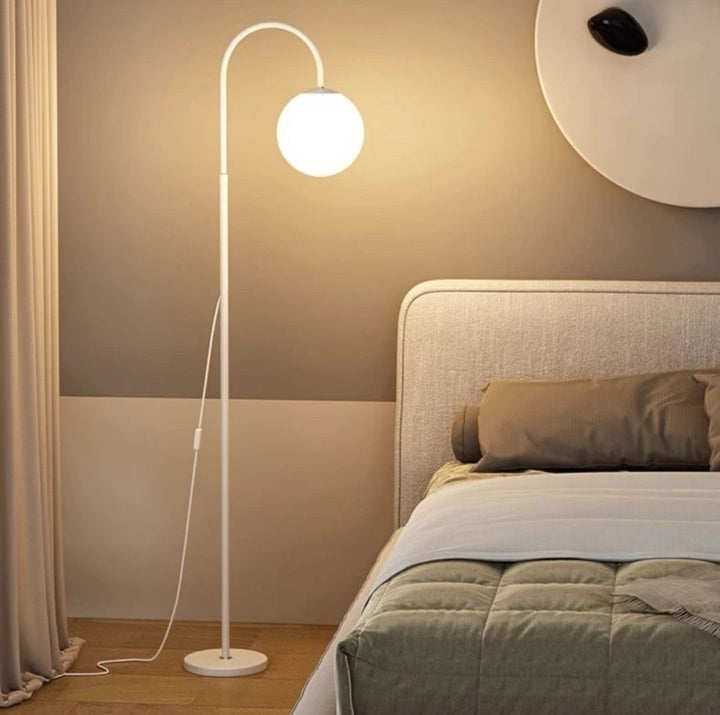 Minimalistische Globe Stehlampe