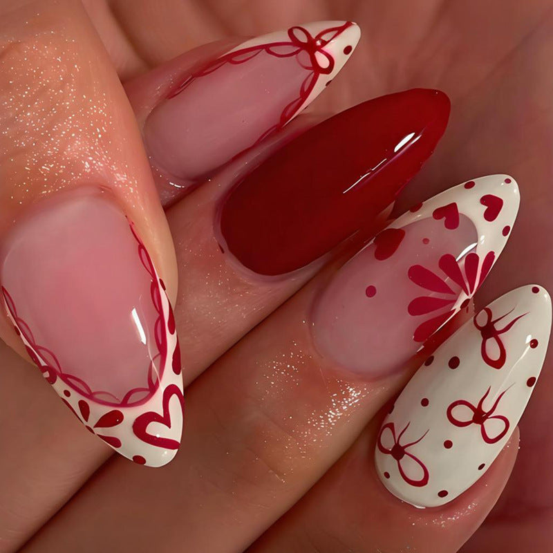 Kunstnagelset mit kreativen Blüten- und Rautenmustern Karnz