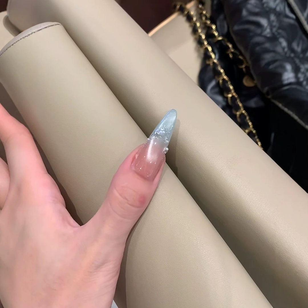 Künstlerische Ombre Stiletto Nagelverlängerungen