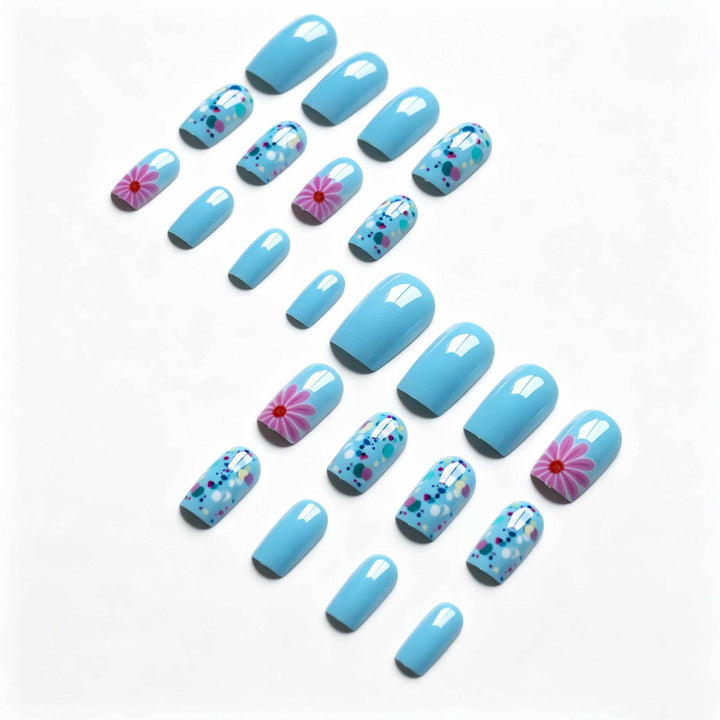 Blumenverziertes Nagelkunst-Set