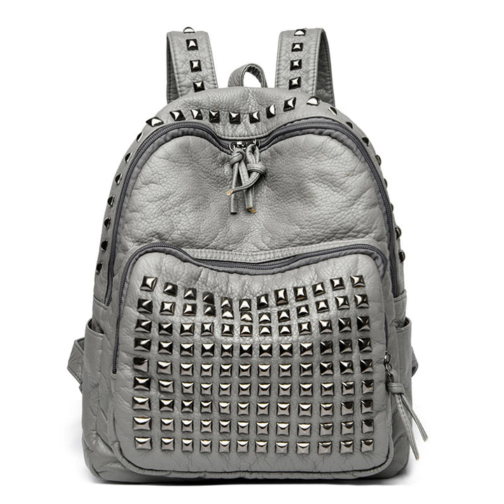 Stylischer genagelter Leder-Rucksack