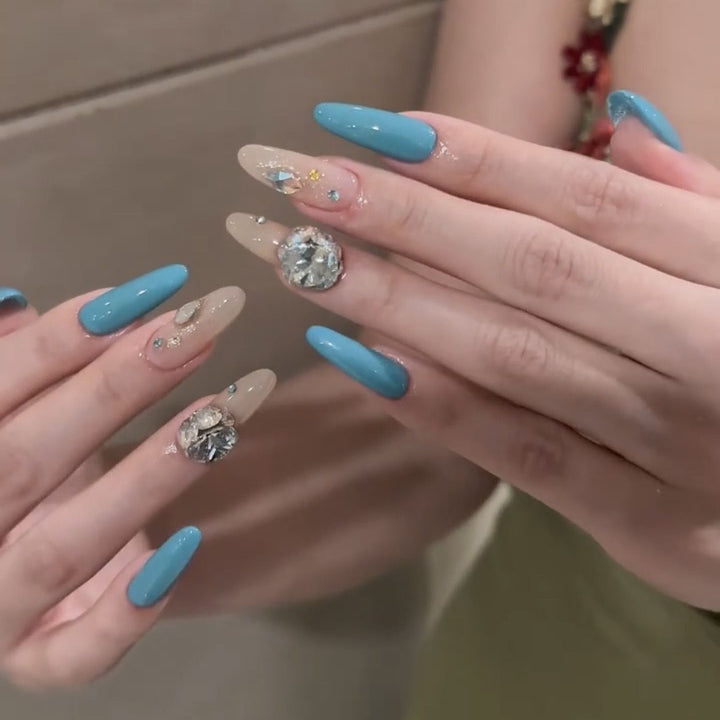 Luxuriöse Press-On Nagelkunst Verbesserungen Karnz