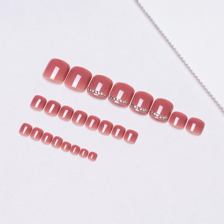 Luxuriöse mit Strass veredelte Pediküre