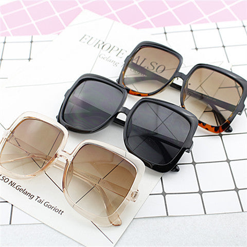 Damen Geometrische Sonnenbrille im modernen Design Karnz