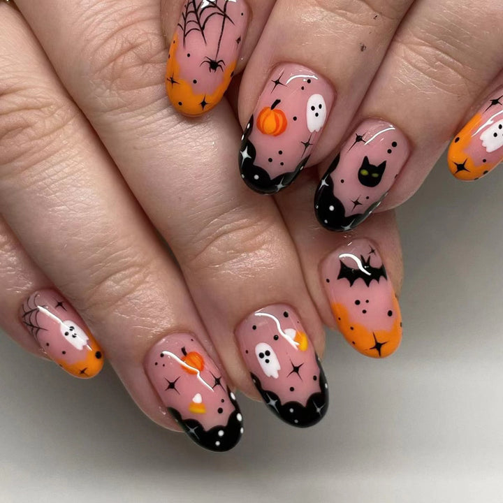 Halloween Kunstnagelset mit gruseligen Motiven und detailreichen Verzierungen Karnz