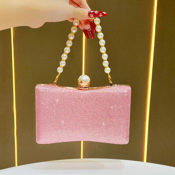 strass-verzierte Abendtasche
