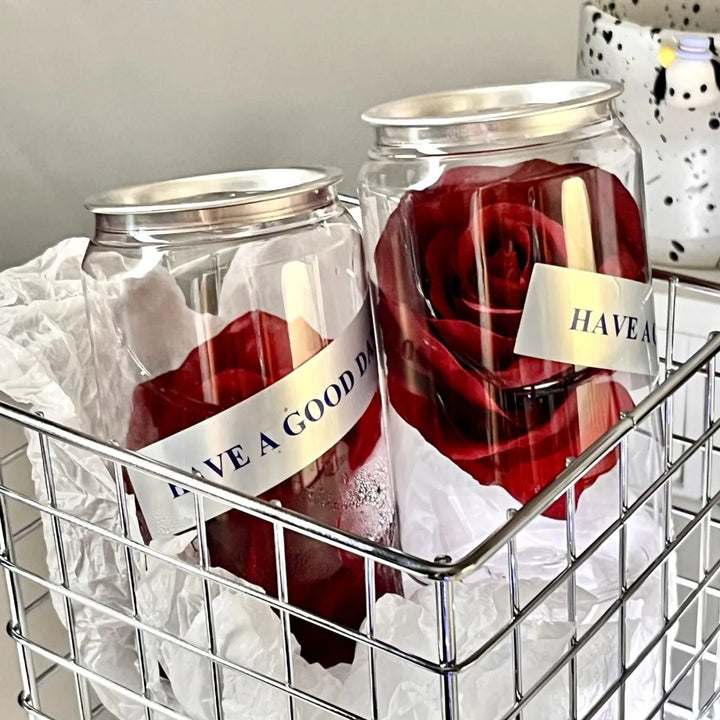 Dekorative Rosen In Glasbehälter Karnz