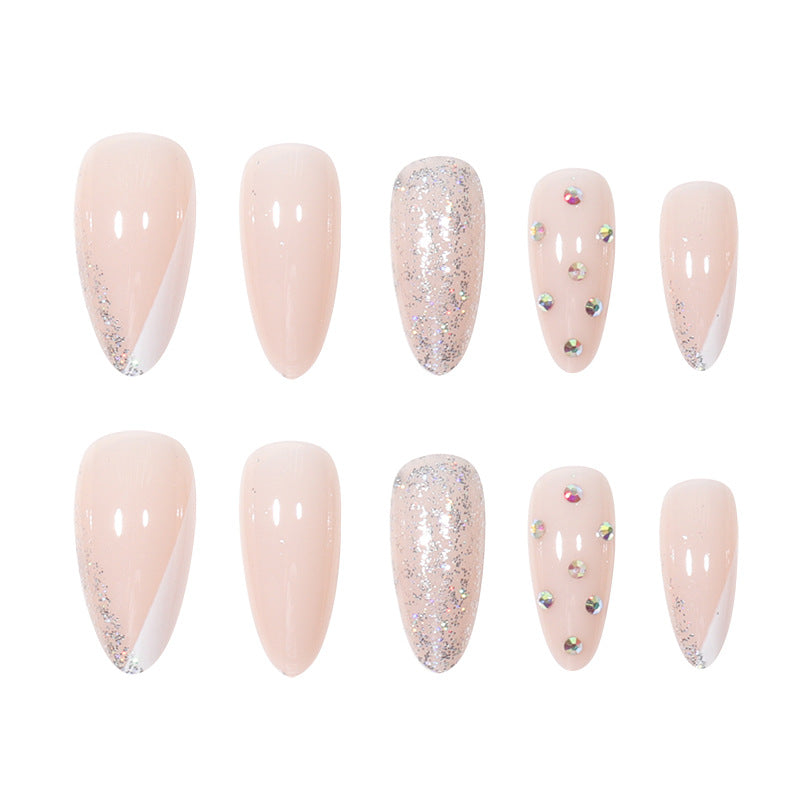 Glamouröse Glitzer Stiletto Nagelkunst Karnz