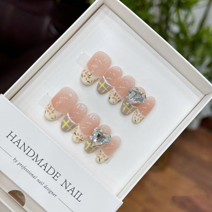 Dekoratives Handgemachtes Nagelset