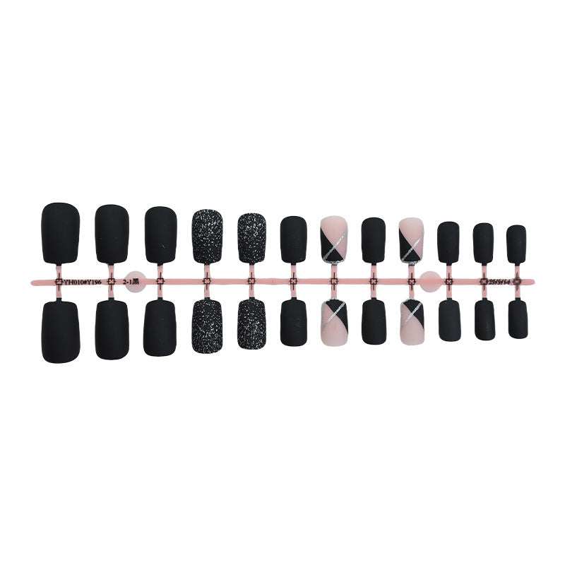 Matte Finish Press-On Nail Set mit glamourösem Schwarz und funkelnden Designs Karnz