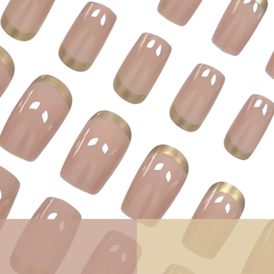 Elegante nagelkunst mit goldenem Rand Karnz